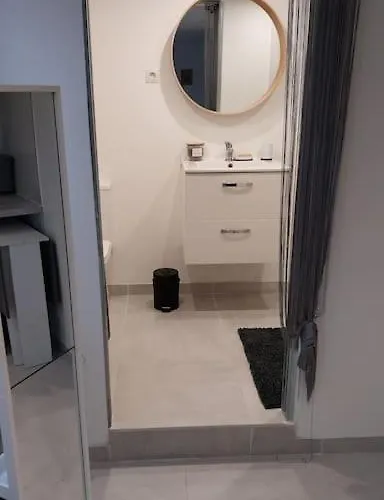 Petite Maisonnette Au Calme 아파트 *